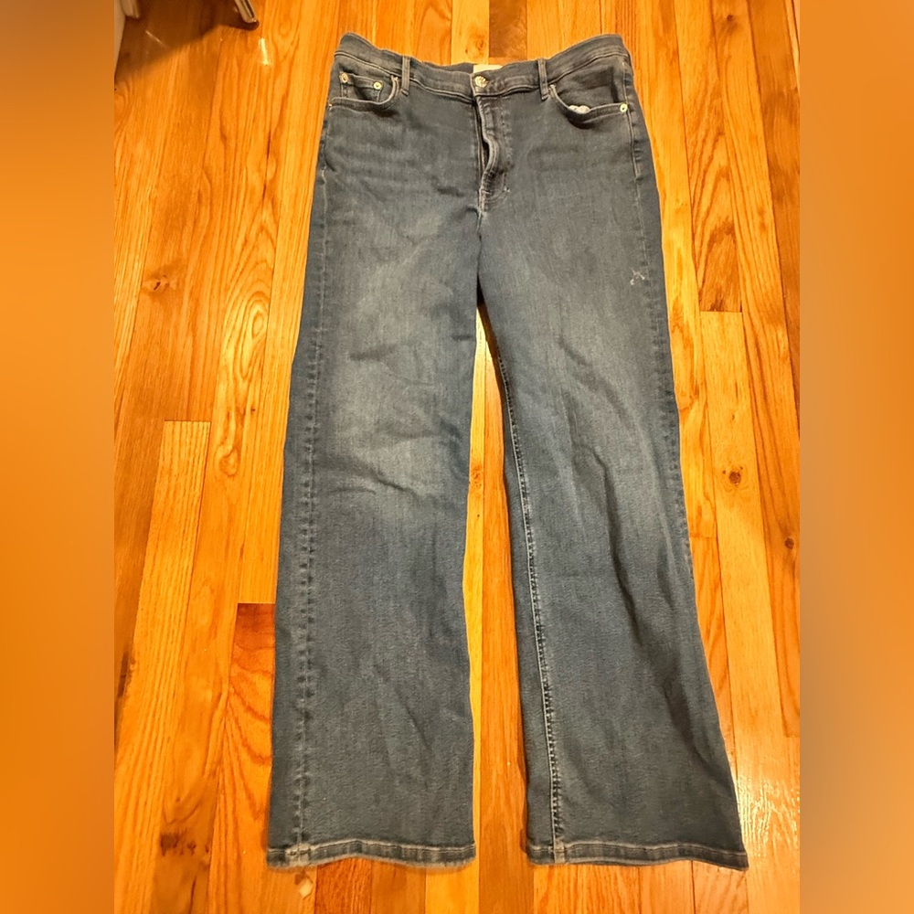 Boden Women's Classic Straight-Leg Jeans in Faded Blue, size 32 waist L 32